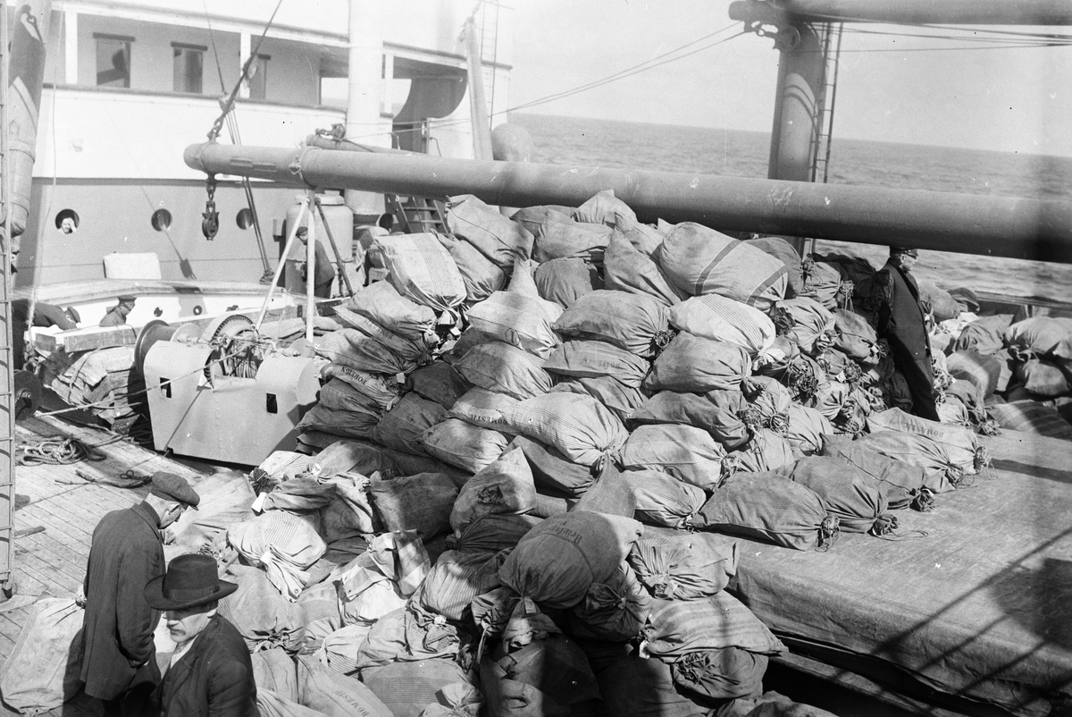Anders Beer Wilse, Prot: Kirkvoll havnen fra Kristianiafjord Posten Konv: Posten ombord Kristianiafjord