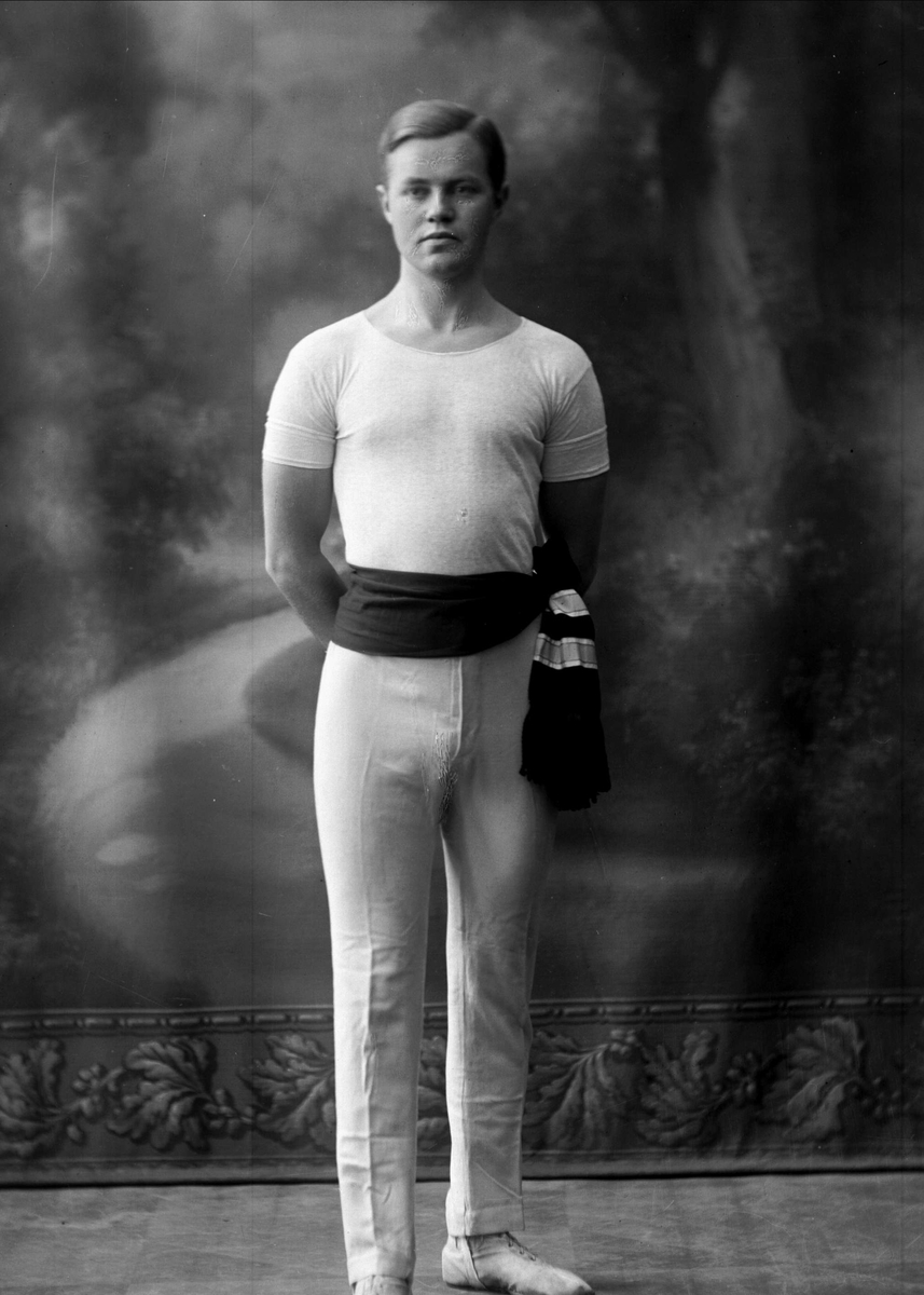 Gustav Borgen, Portrett, turner i turndrakt, Oscar Søhal.