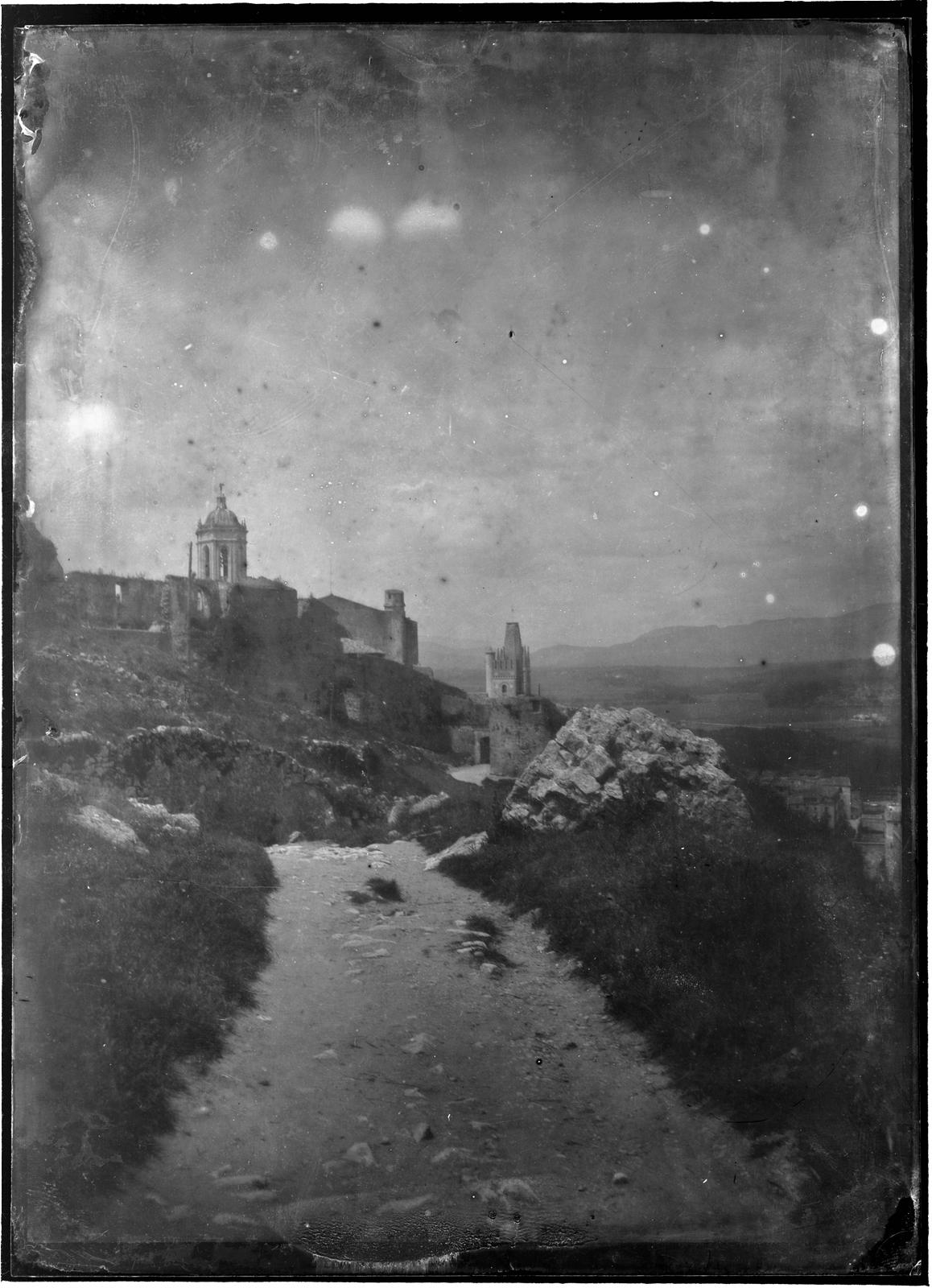 Desconegut, [View from the old road of Montjuïc]