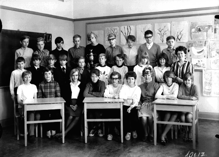 Sven Lindskog, Engelbrektbre, classroom interior, 27 schoolchildren with teacher Mrs Eva Nordström. Class 6A, Hall 8.