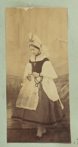 Unknown, [Young woman in Breton dress]