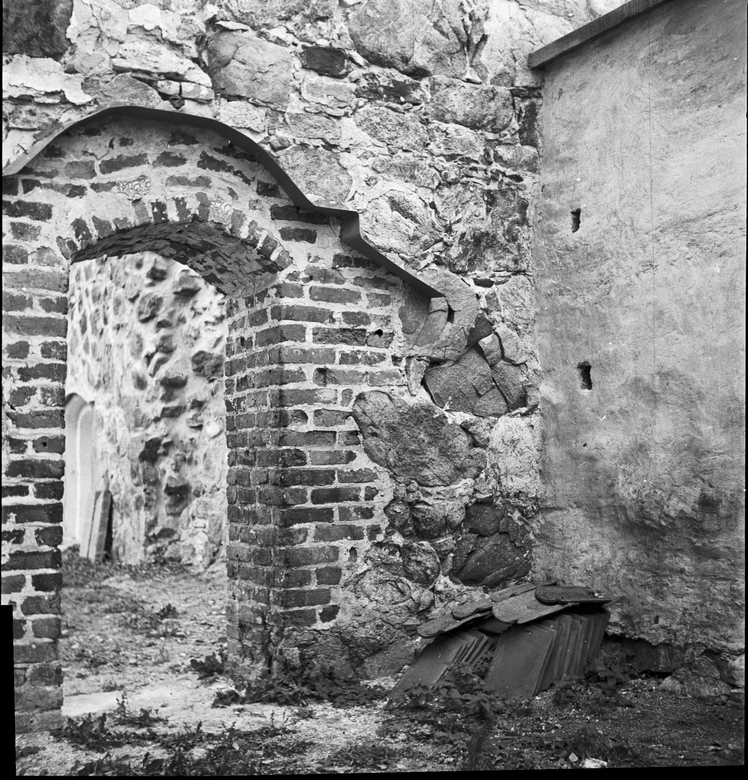 Iwar Anderson, Björkviks kyrkoruin (Björkviks gamla kyrka)