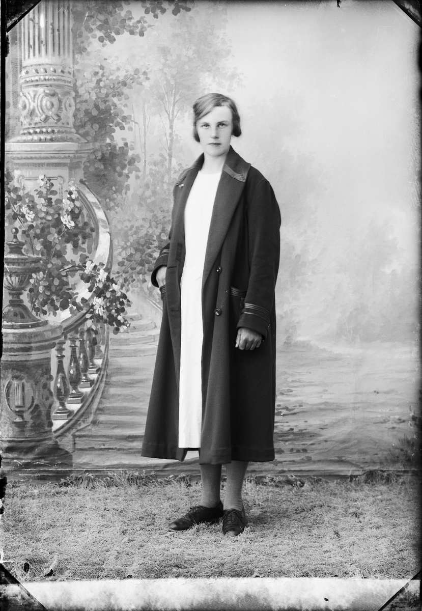 Skötsner-Edhlund, Ateljé Portrait - G. Victory from Ånö, HökA, Uppland 1926