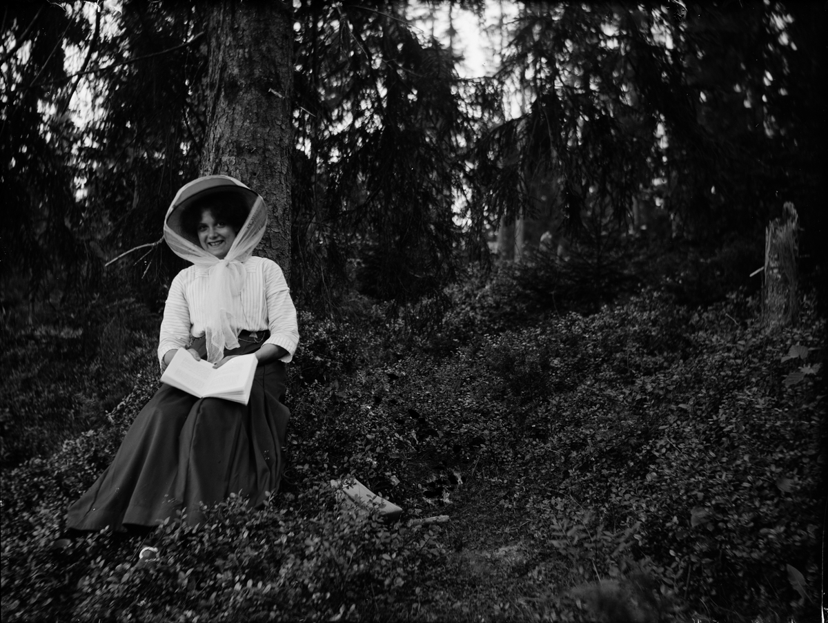 Josef Ärnström, Möjligen Ruth Holm i skogen