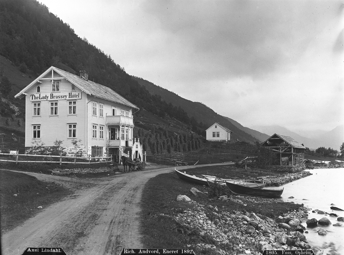 Axel Lindahl, Prot: Voss Opheim
