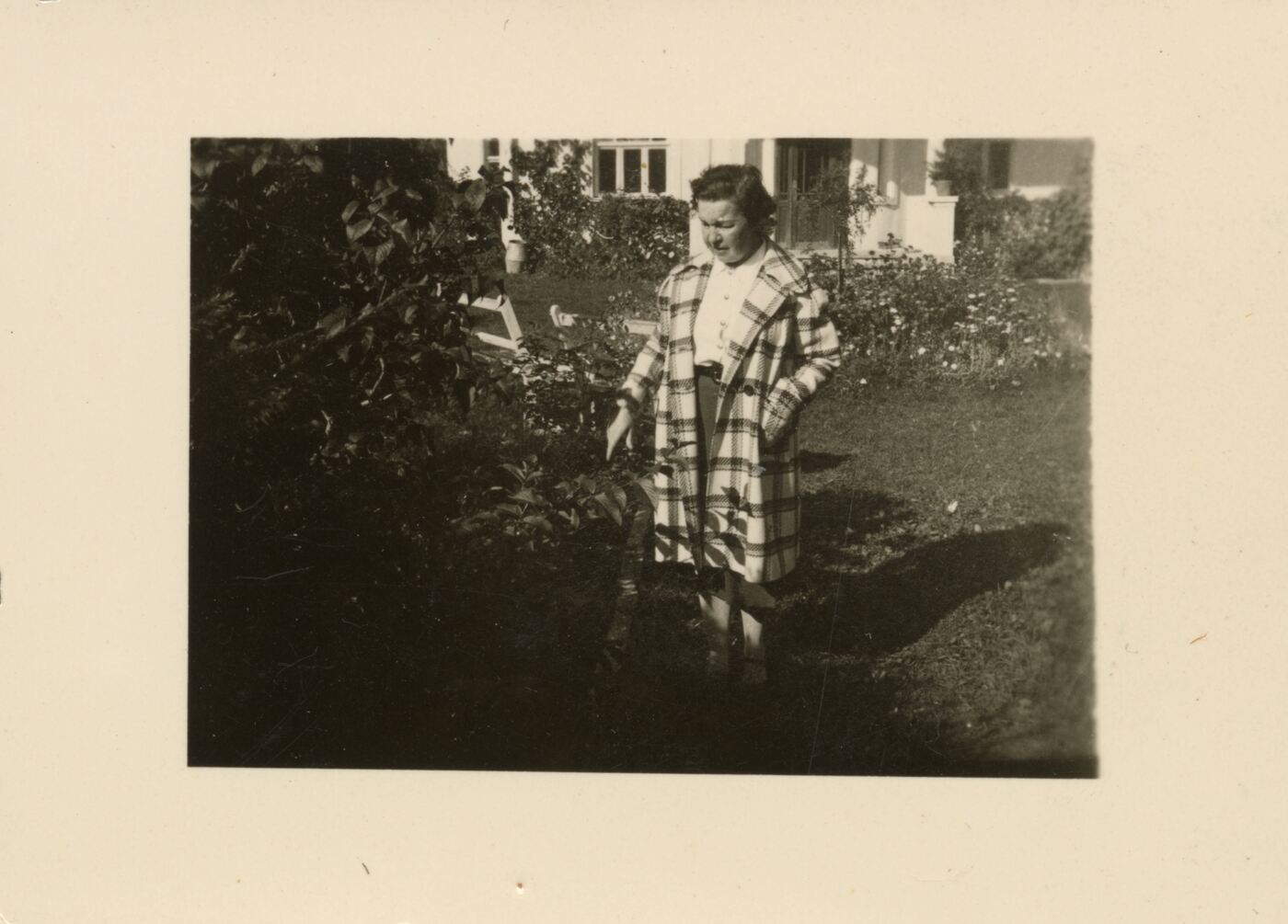 Nežinomas fotografas, Honorata Ivanauskienė Obelynėje