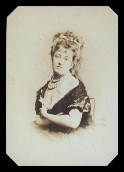 London Stereoscopic and Photographic Company, Guy Little Theatrical Photograph