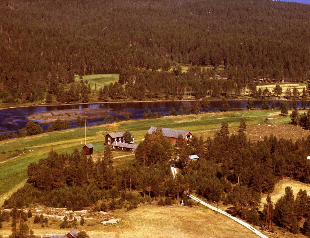 Widerøes Flyveselskap A/S, Gårdsbruk.