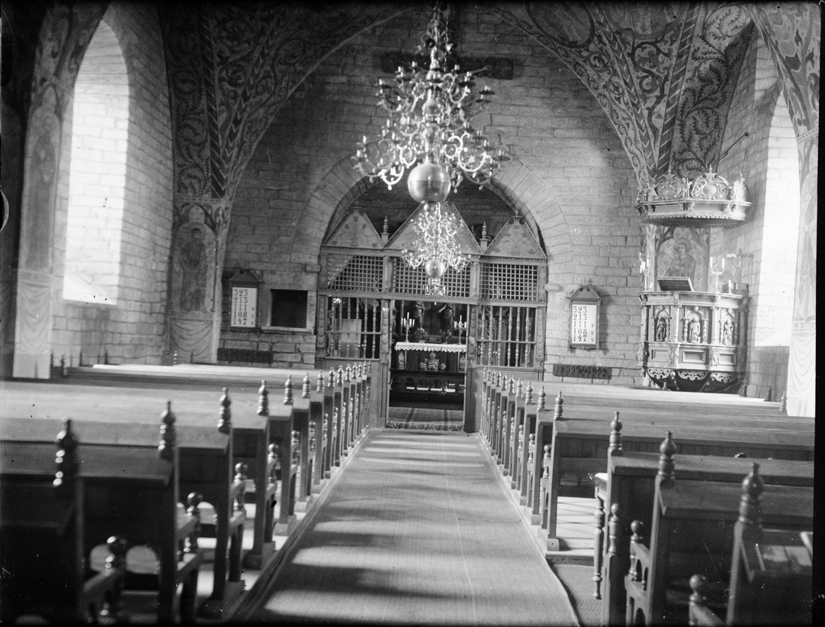 Skötsner-Edhlund, Husaby kyrka, Västergötland