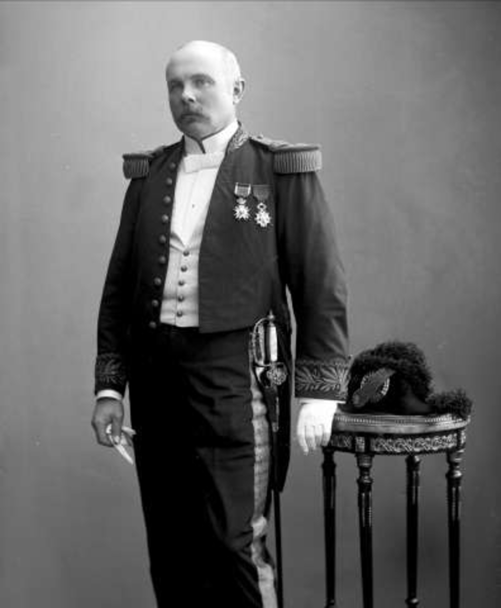 Gustav Borgen, Portrett, Peter Martin Ragnar Ottesen (1857-1927), i uniform for generalkonsul ved det felles norsk-svenske konsulatvesen. Fotografert 1904.