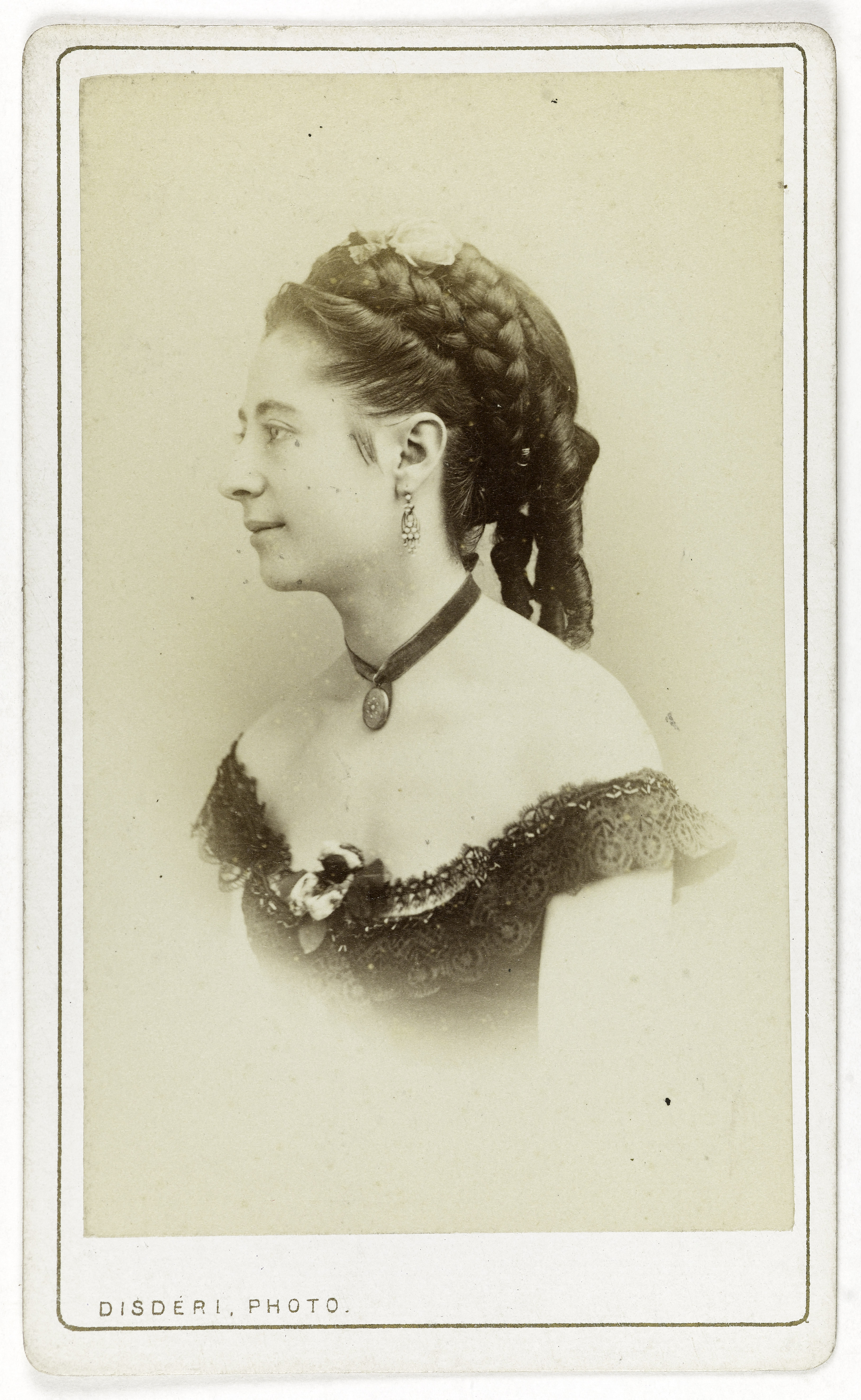 André-Adolphe-Eugène Disdéri, Portrait de Montero, danseuse au Théâtre de Châtelet en 1868 et à l'Opéra Comique.