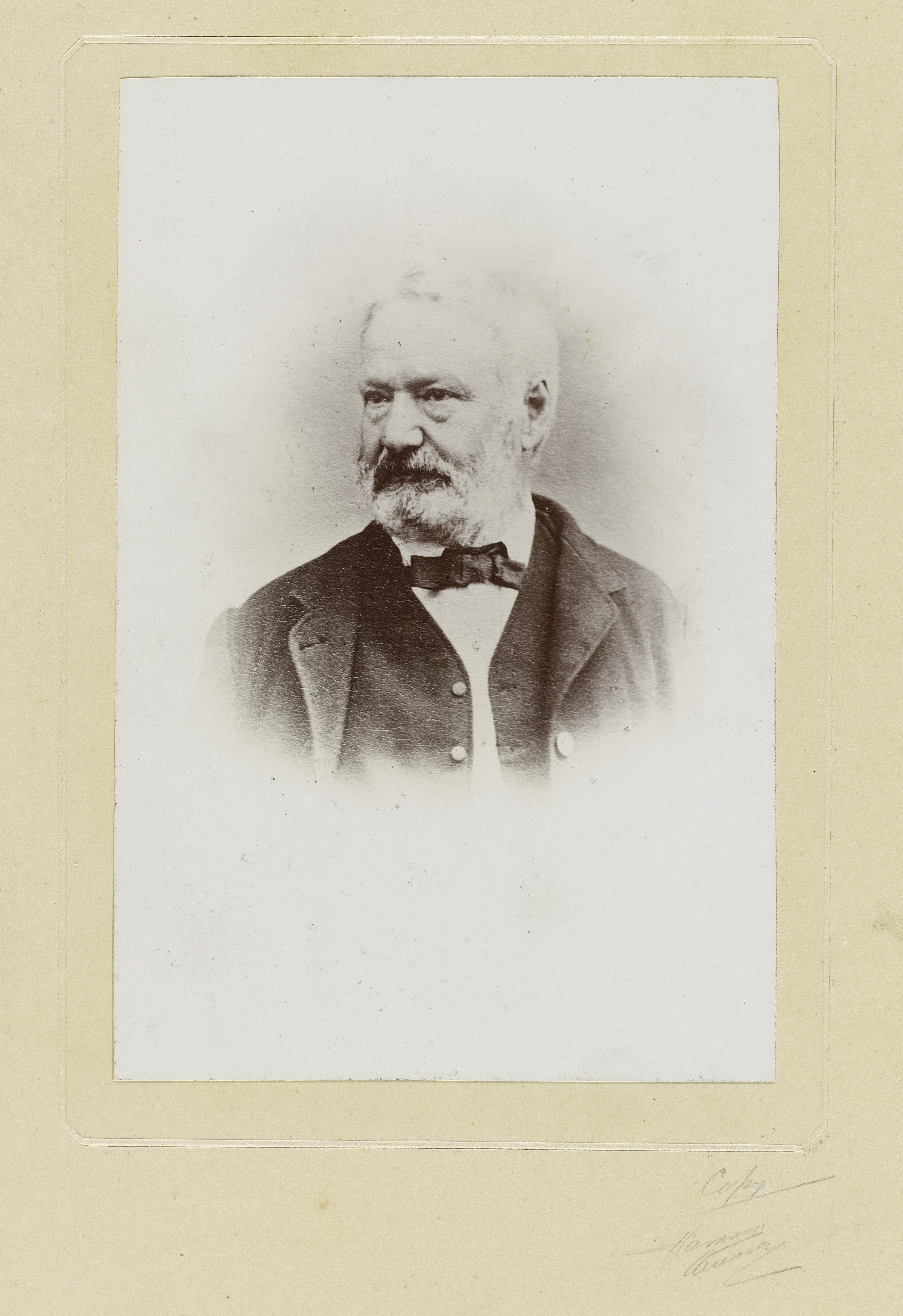 Anonyme, Victor Hugo