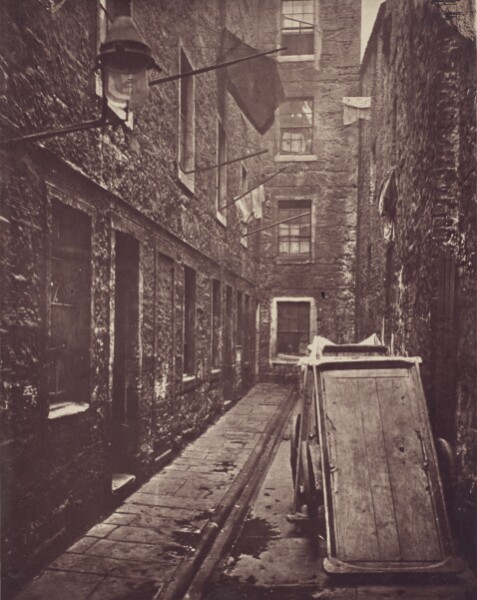 Thomas Annan, Close, No. 136 Saltmarket.