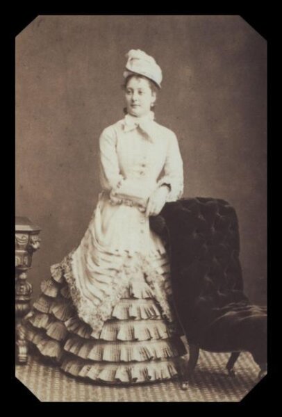 London Stereoscopic and Photographic Company, Guy Little Theatrical Photograph