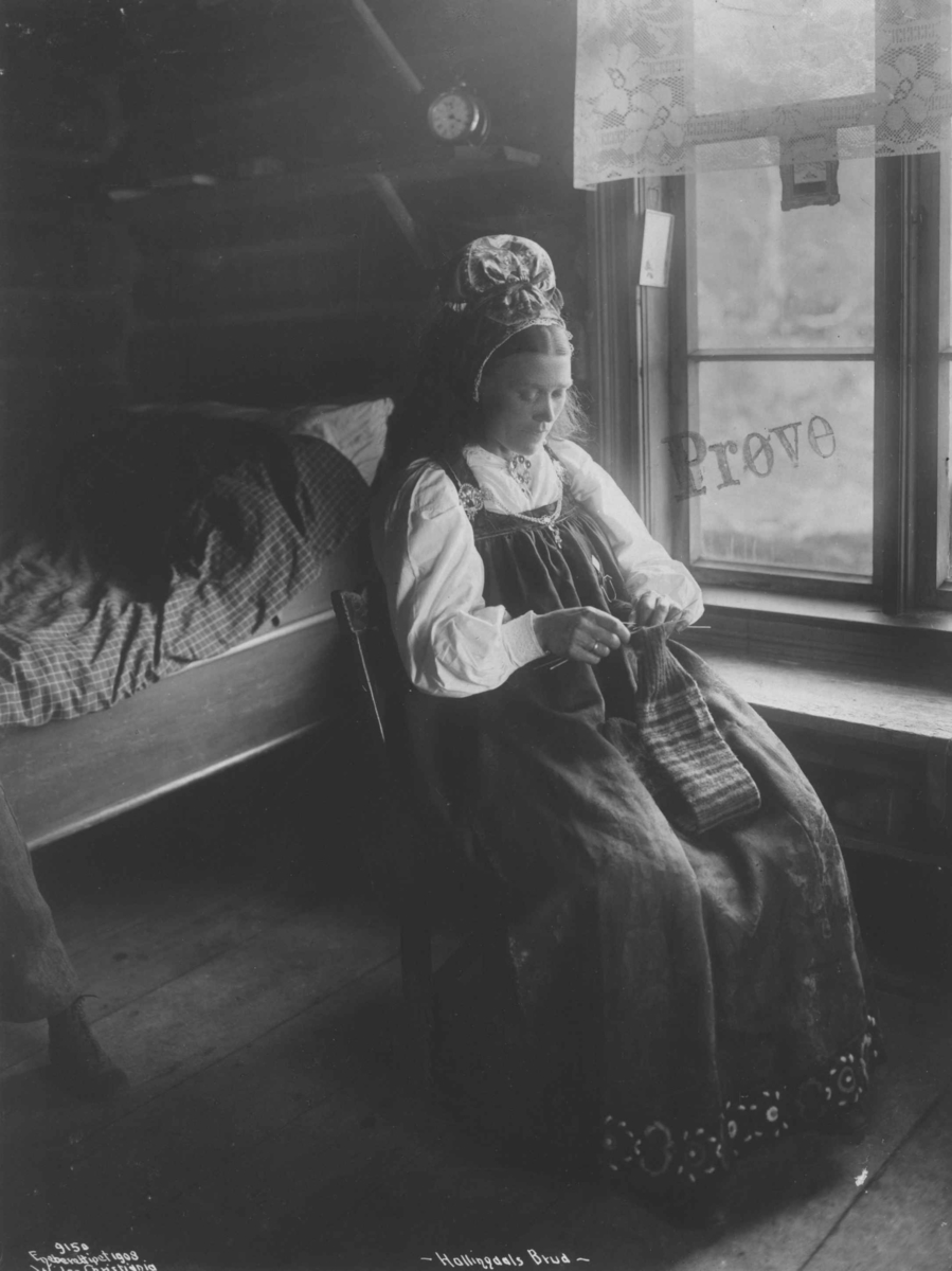 Anders Beer Wilse, Kvinnedrakt, Buskerud