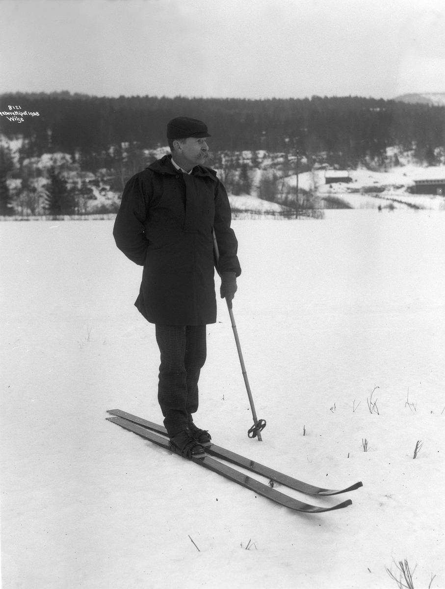 Anders Beer Wilse, Prot: Fritz Huitfeldt i Vindjakke på Ski 2/2 1908