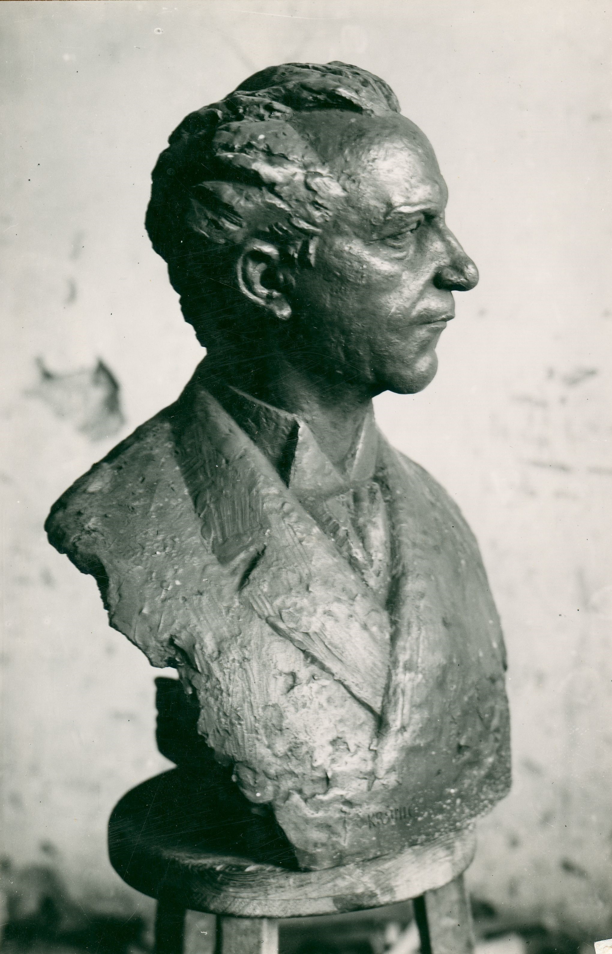 Vladimir Horvat, Zagreb (HNK) - Bista Adama Mandrovića u foajeu