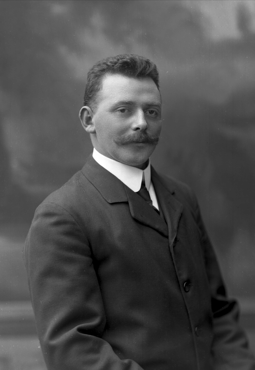 Gustav Borgen, NFB.08674