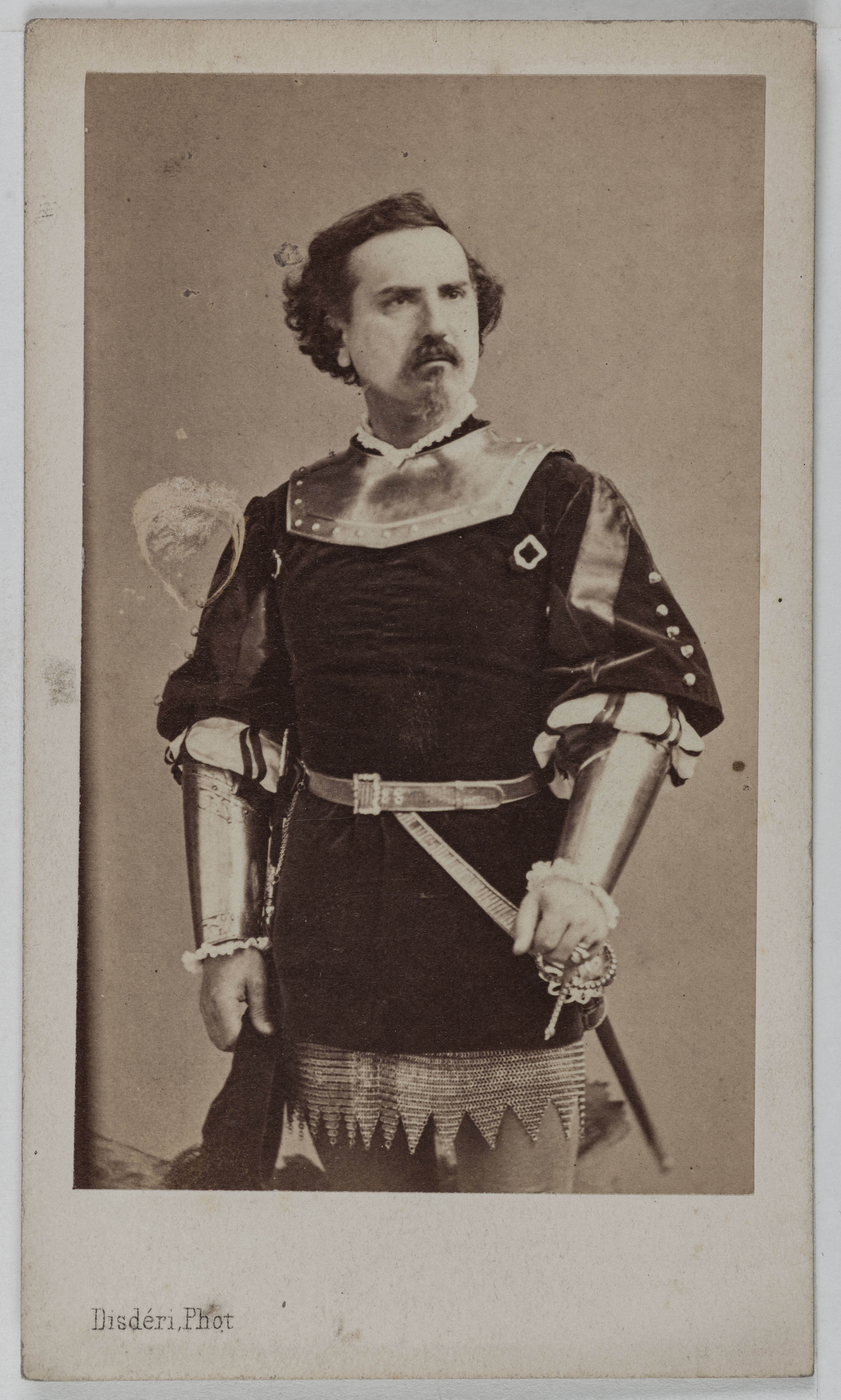 André-Adolphe-Eugène Disdéri, Portrait d'Emile Naudin, chanteur ténor léger au théâtre des Italiens en 1862 et à l'Opéra en 1865.