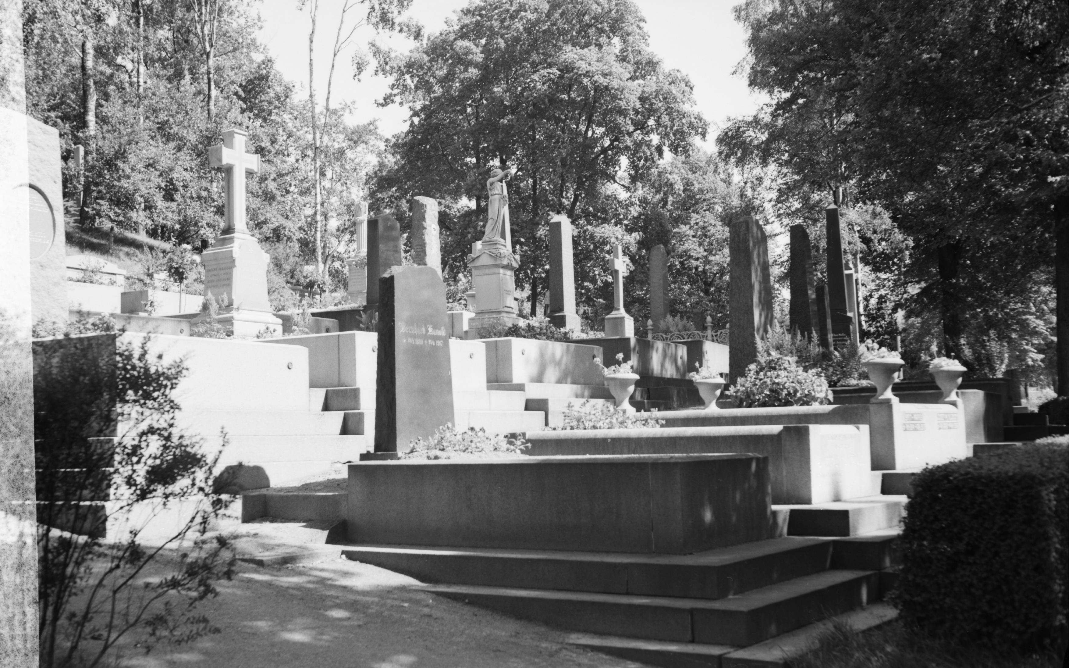 Gustaf Ewald, Göteborg, Östra kyrkogården