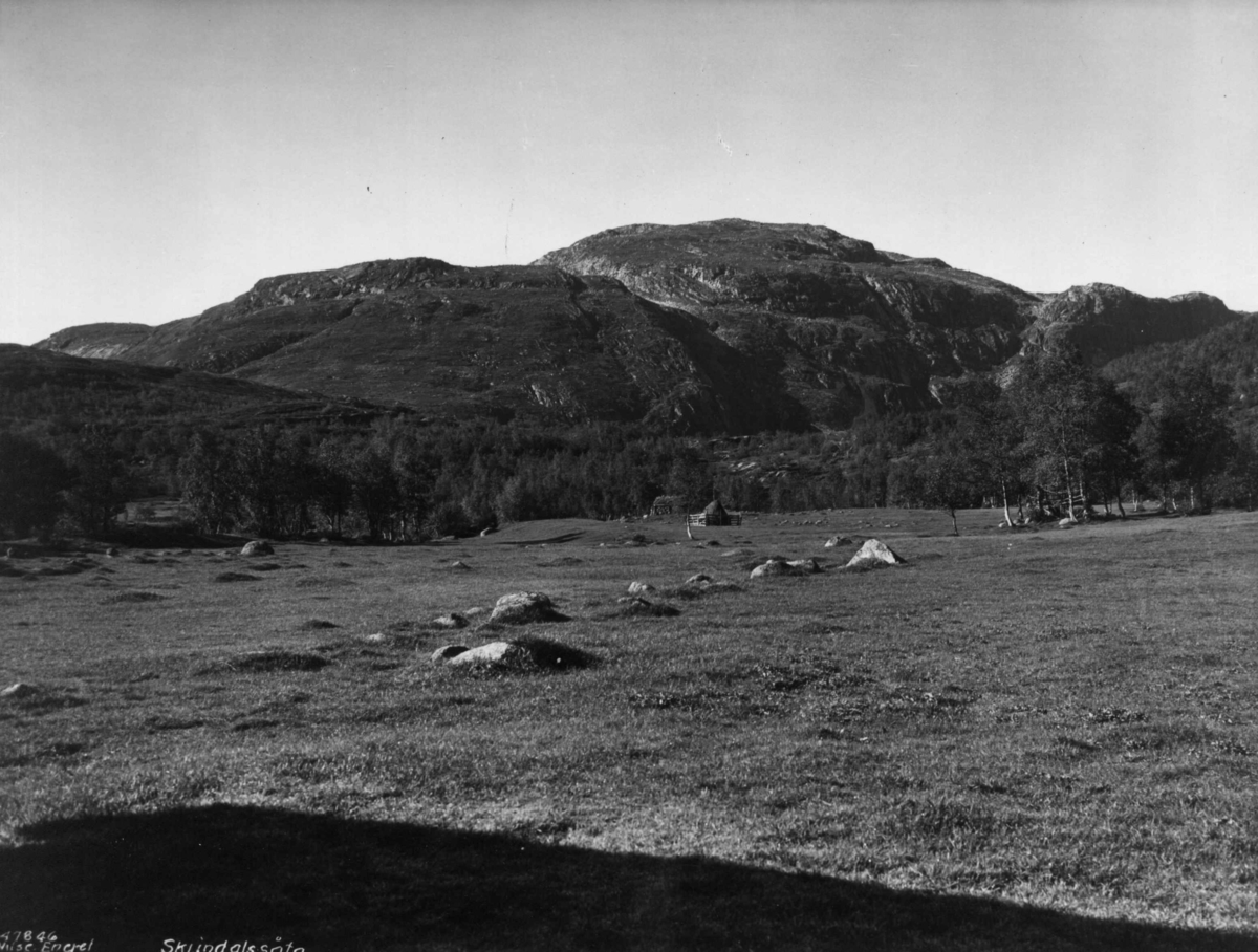 Anders Beer Wilse, Hamaren, Skindalsnåsa, Landskap