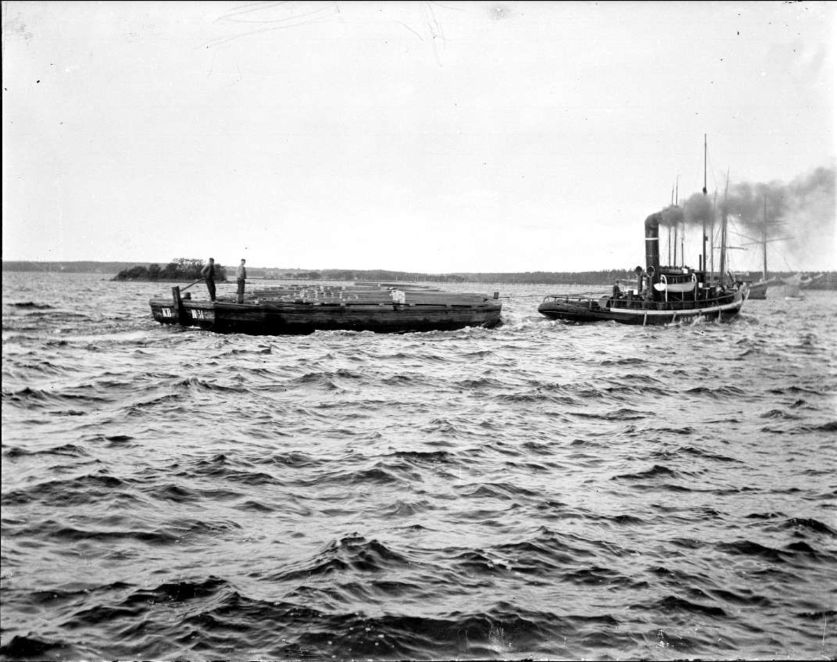 Johan Lundin, Bogserbåten Korsnäs I och pråmen KB nr 31 med virke utanför Gävle