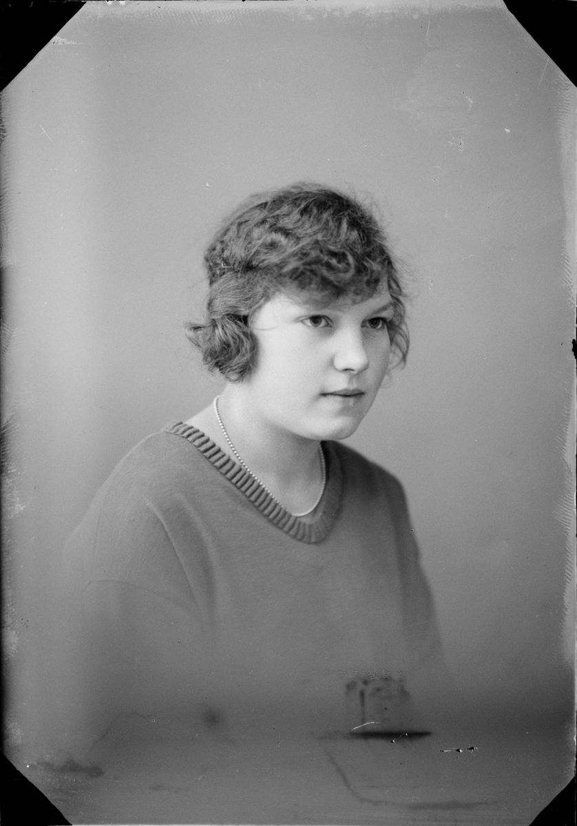 Skötsner-Edhlund, Ateljé Portrait - E Mattsson, Östhammar, Uppland 1922