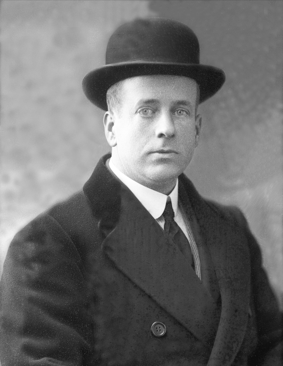 Gustav Borgen, NFB.30028
