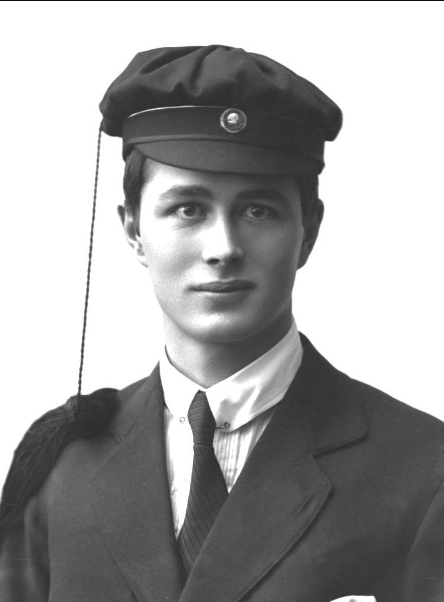 Gustav Borgen, Portrett, mann med studentlue. Student Marstrand Jørgensen.