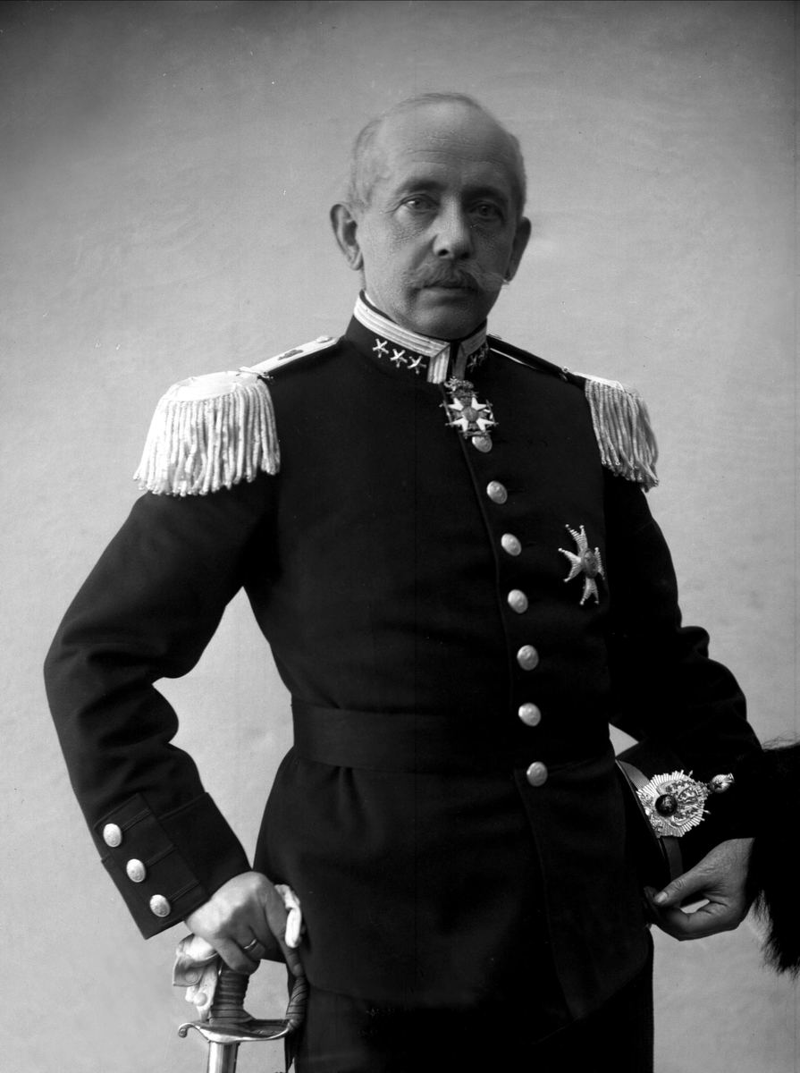Gustav Borgen, Portrett, Fridthjof Christian Tønnesen (1861-1944) fotografert 1919 i uniform som "sjef for Hærens officersskoler", gjeldende 1918 til 1924