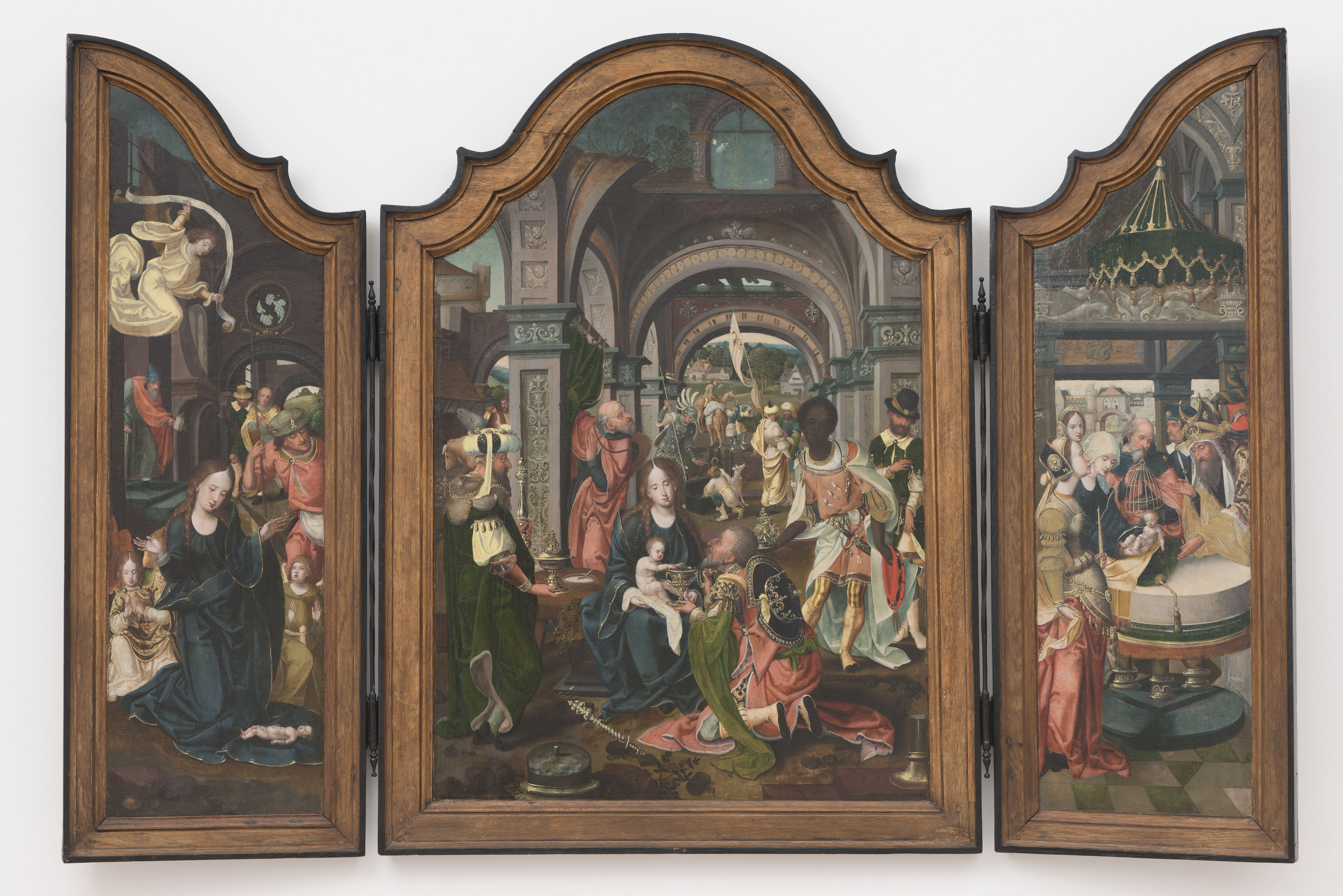 Pieter Coecke van Aelst, Adoration of the Magi (centre); Mary in worship of the Christ child (left); presentation of Christ in the temple (right)