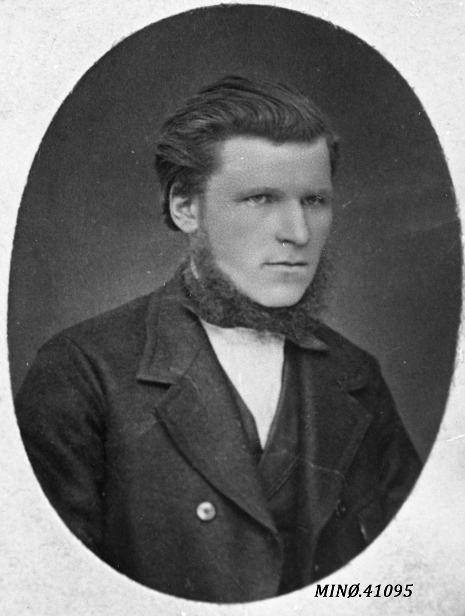 Oscar Holte, Portrett av mann - Meli