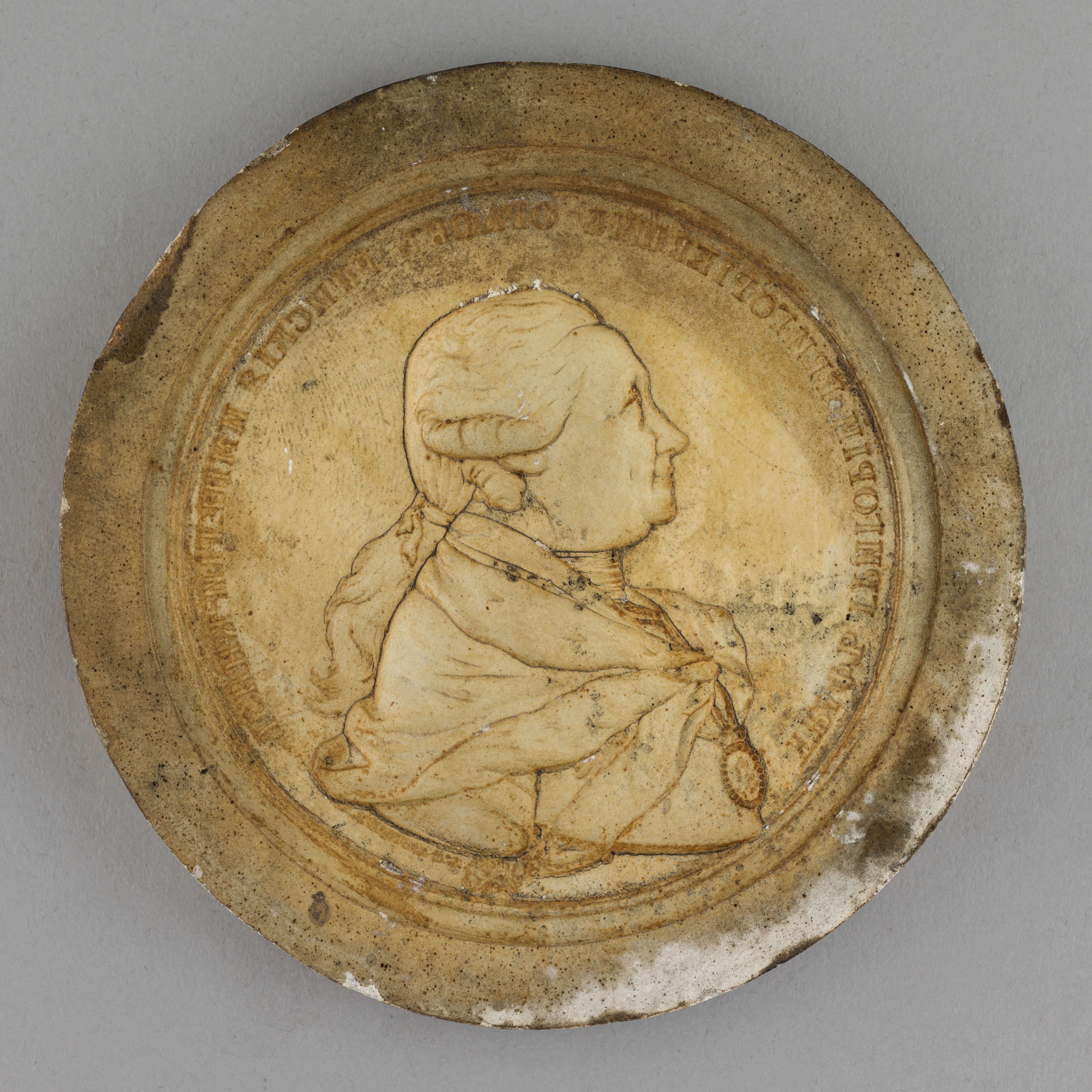 Anonyme, Portrait d'un homme portant au cou un médaillon de Catherine II