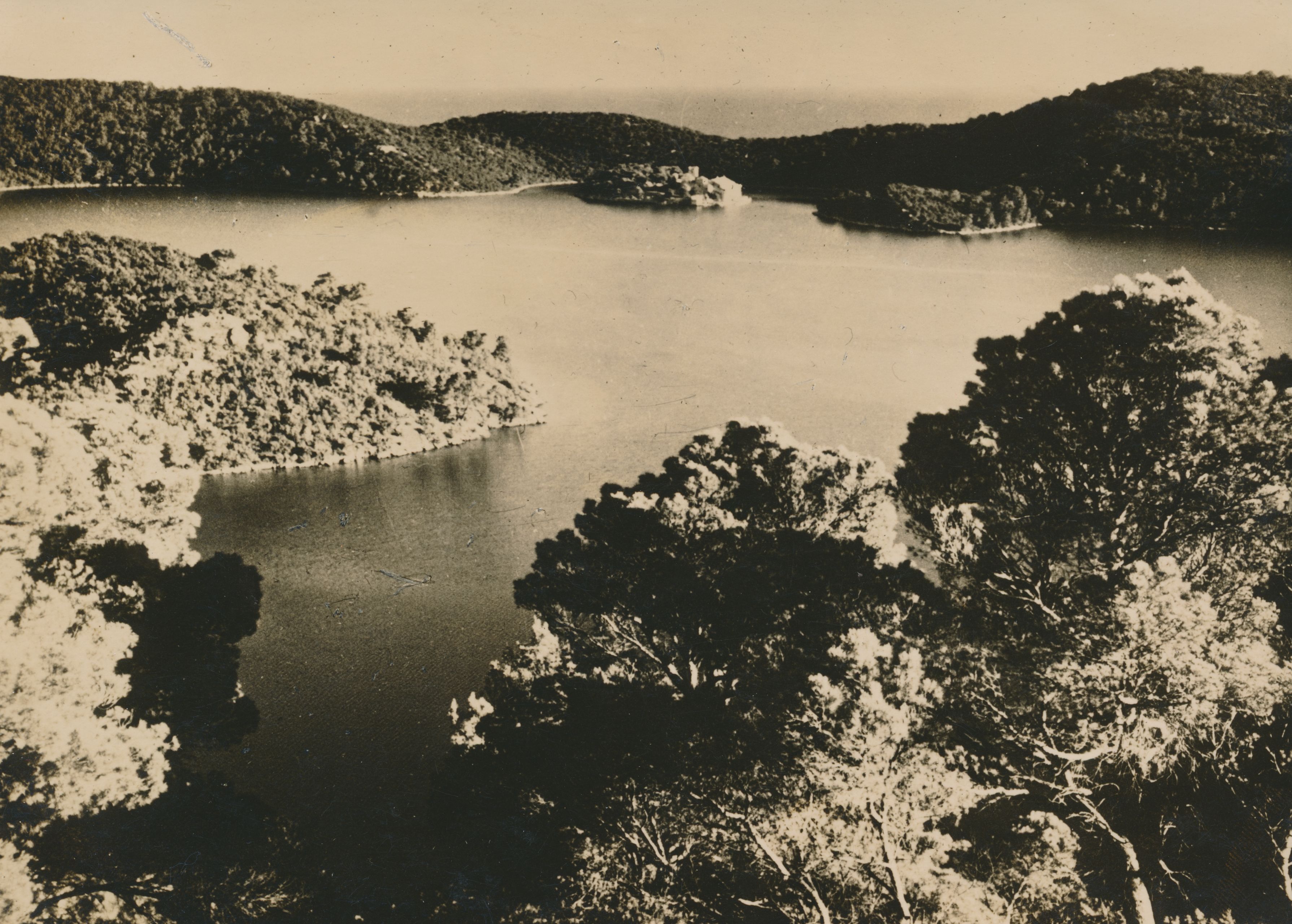Većeslav Henneberg, Fotografije, nepoznato i duplikati fotografija koje se nalaze u Fototeci KB