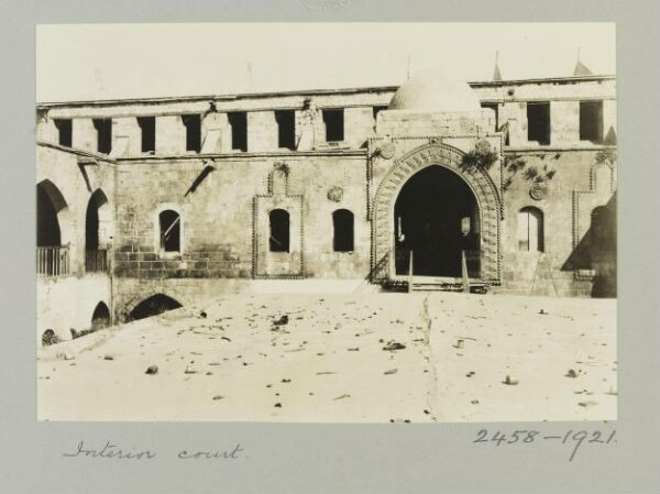 K.A.C. Creswell, Interior court in Khan al-Sabun, Aleppo