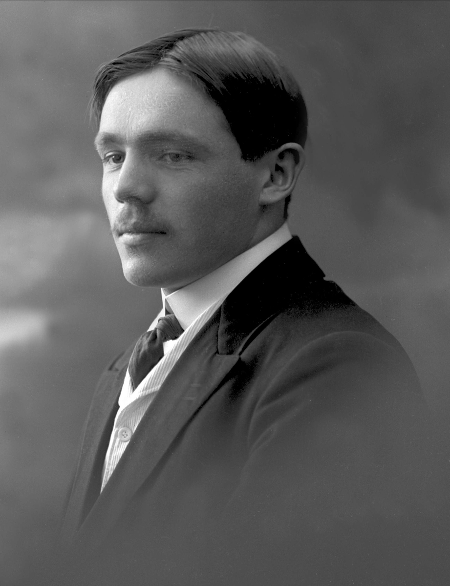 Gustav Borgen, NFB.44330