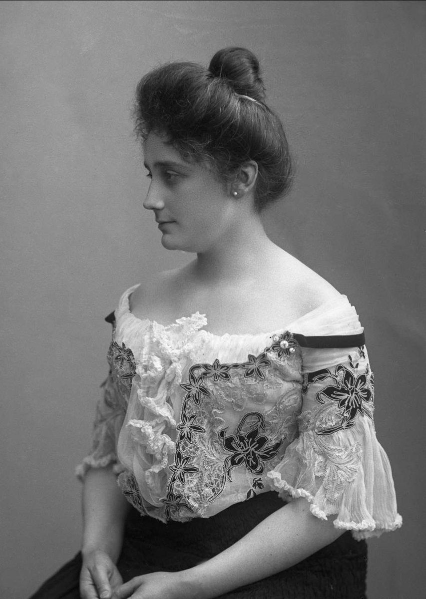 Gustav Borgen, Portrett av Barbra Knagenhjelm, født Ihlen.