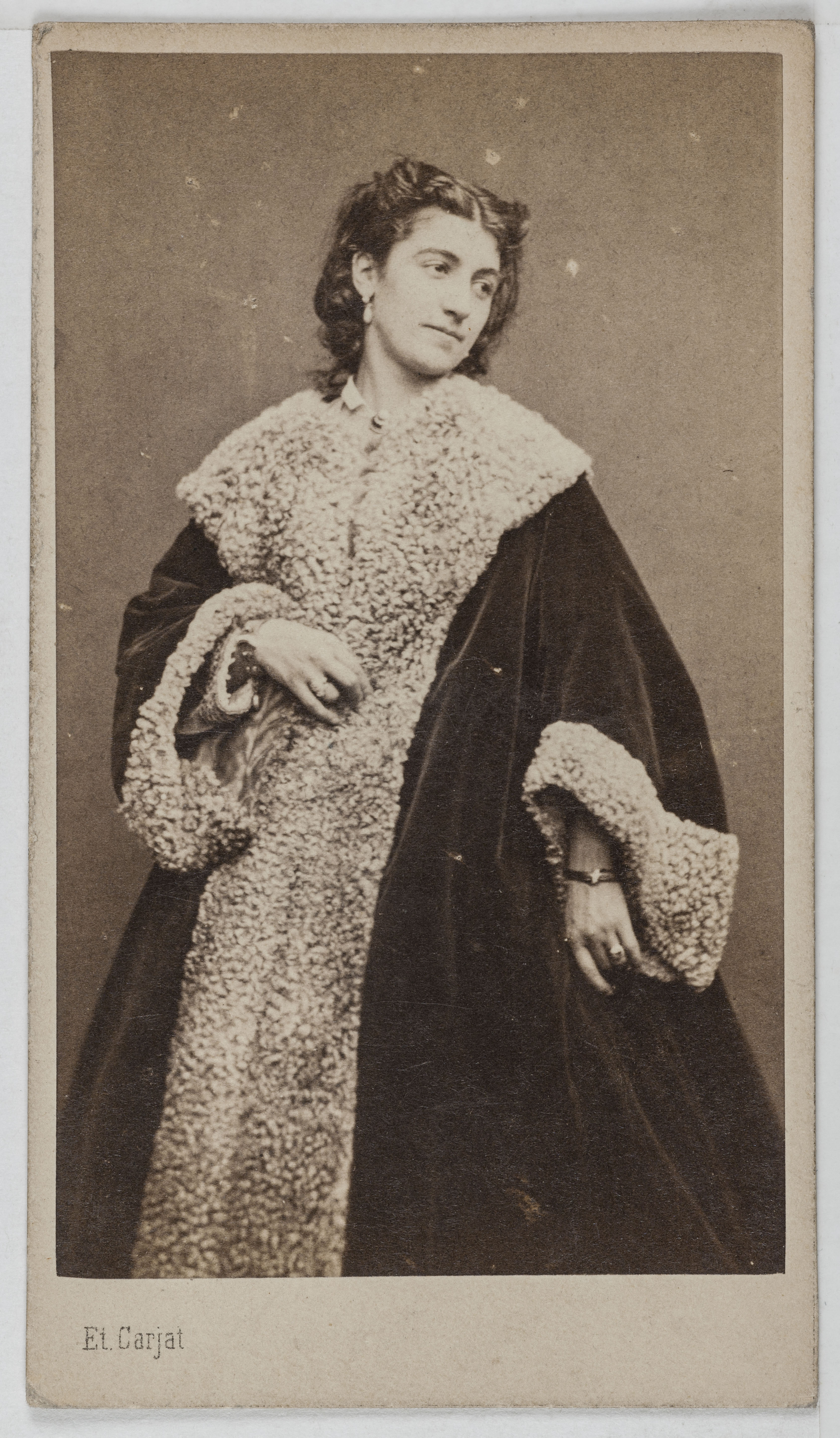Etienne Carjat, Portrait de Georgette Viguier, dite Georgette Olivier, actrice de théâtre.
