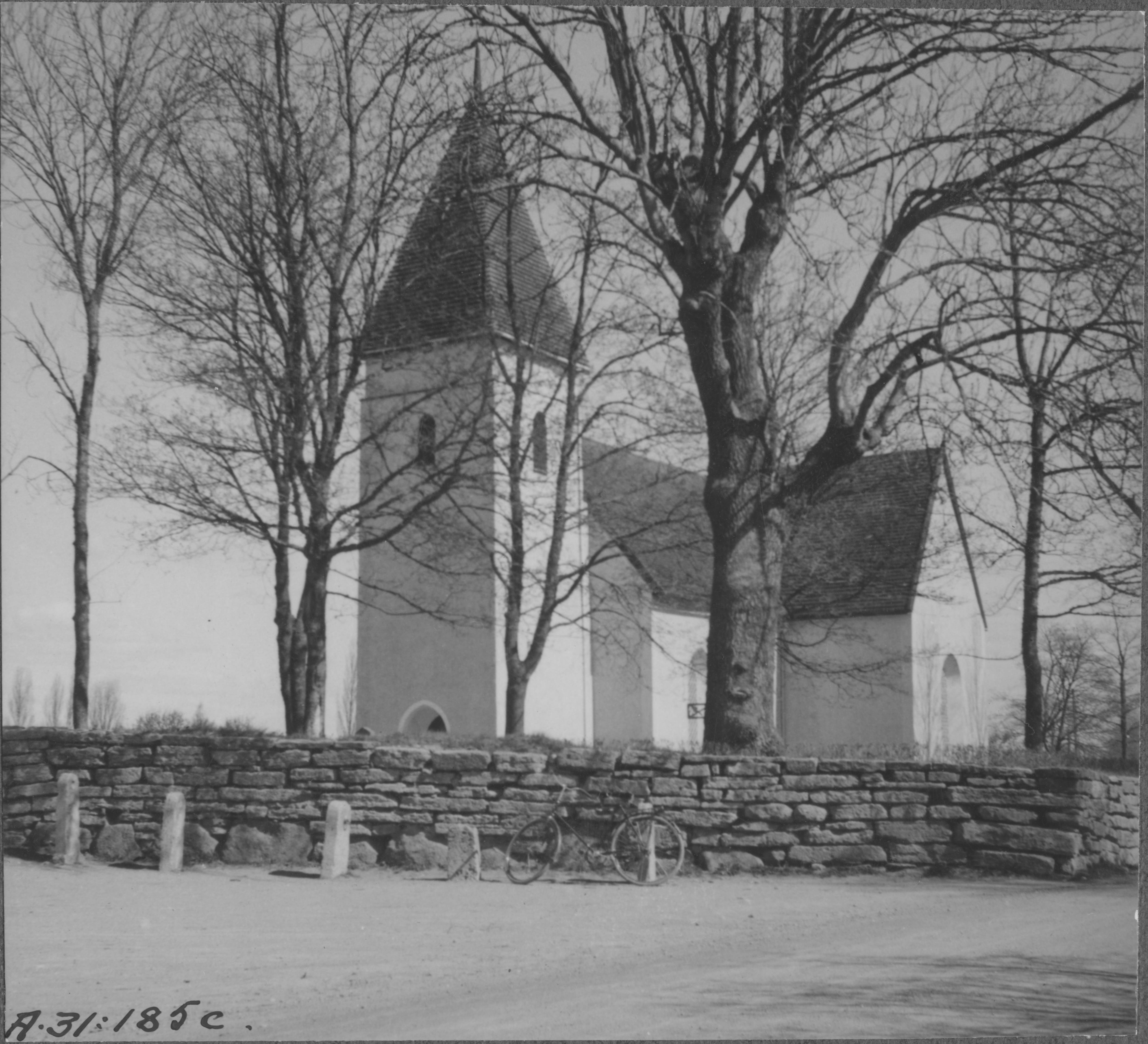E. Lundberg, Rogslösa kyrka