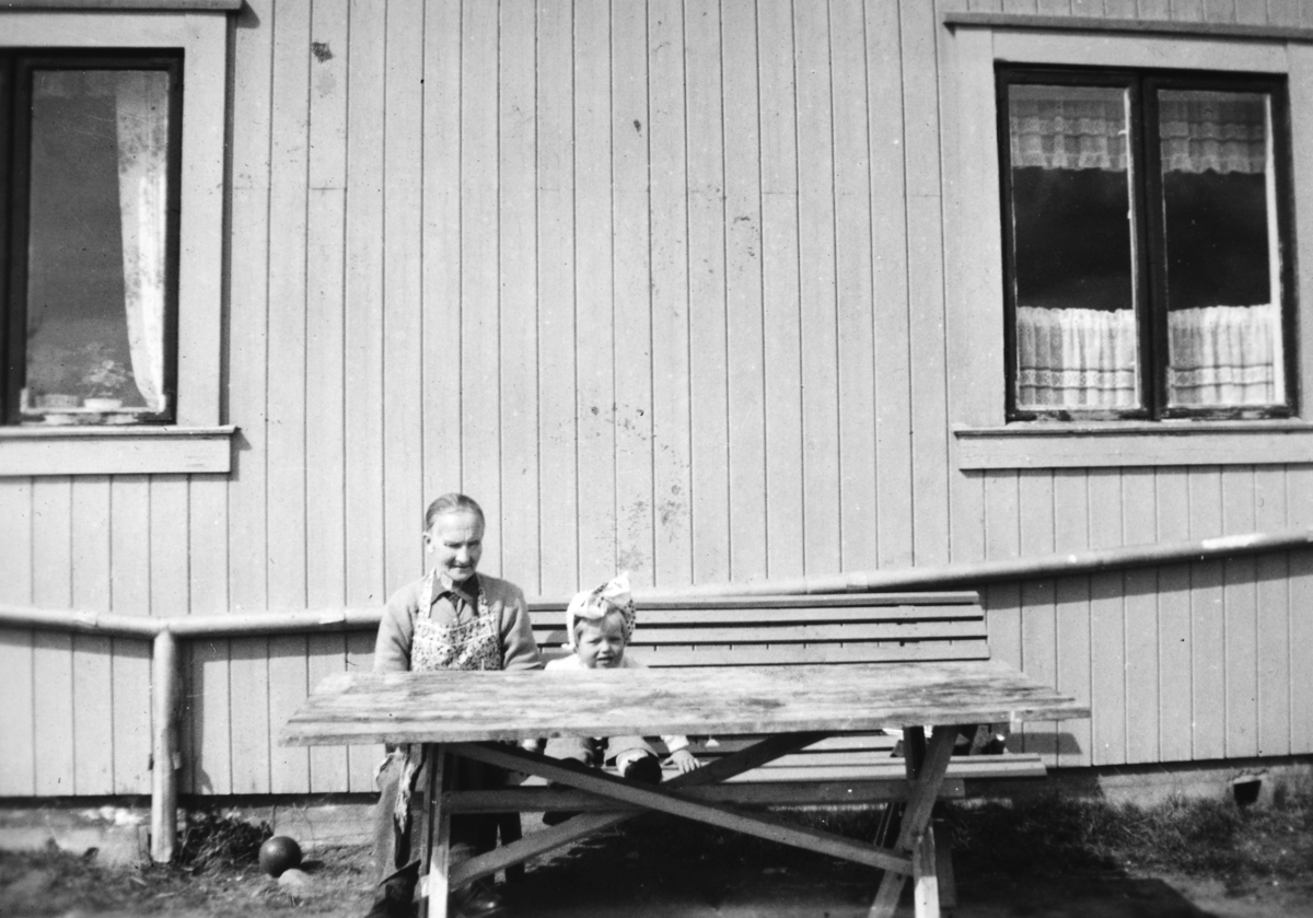 Ukjent, Greftenenga. Vang H. Ida Pedersen og Berit Nyhagen