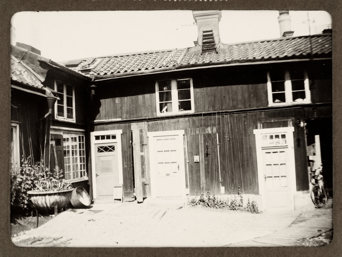 August Fredrik Schagerström, "Upsala. Gårdsinteriör St Johannesgatan", Uppsala 1929
