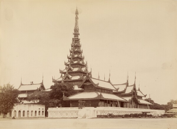 Felice Beato, The Palace Mandalay (Centre of the Universe)