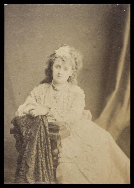 London Stereoscopic and Photographic Company, Guy Little Theatrical Photograph