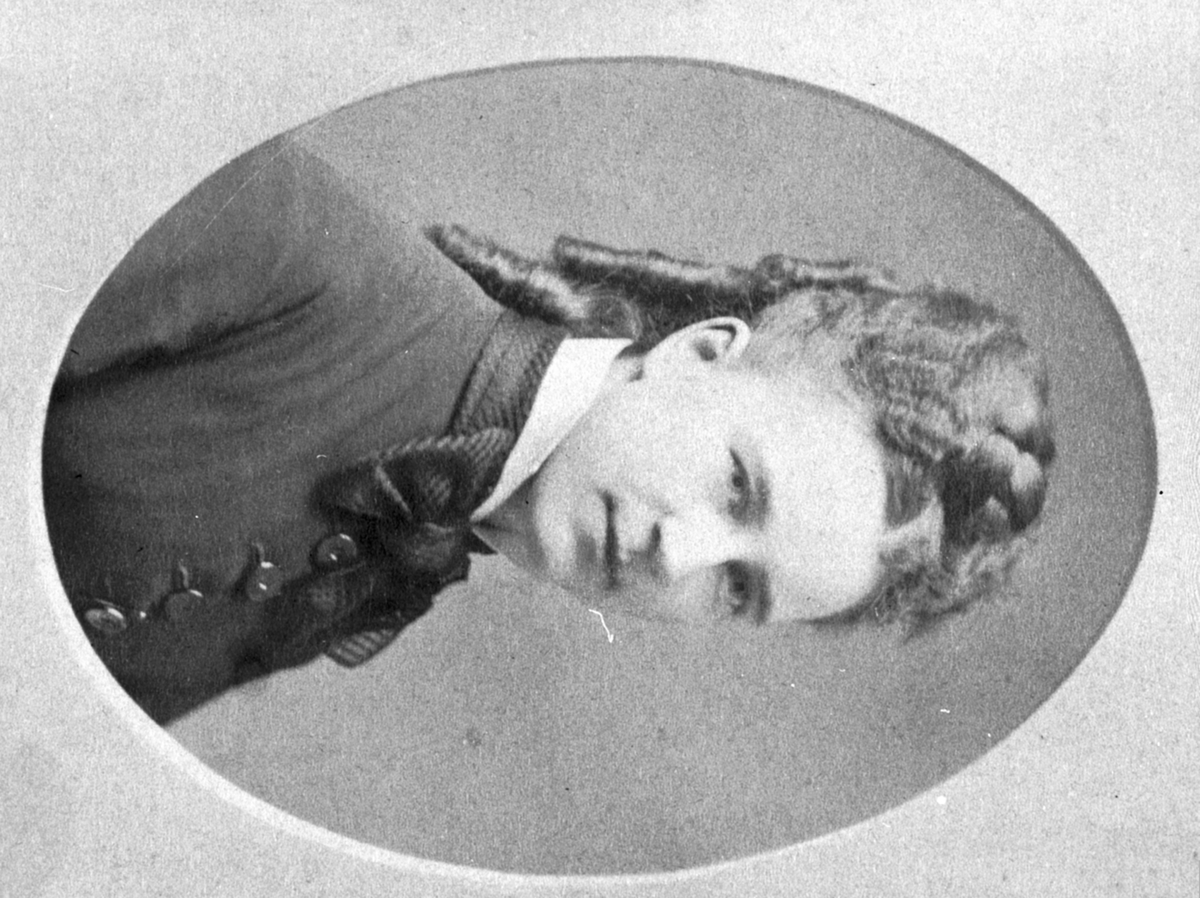 Anno Domkirkeodden, Portrett, Lovise Hansdatter Sandberg (Dehlie), Furnes.