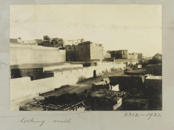 K.A.C. Creswell, City walls and towers on west side seen from south, Aleppo