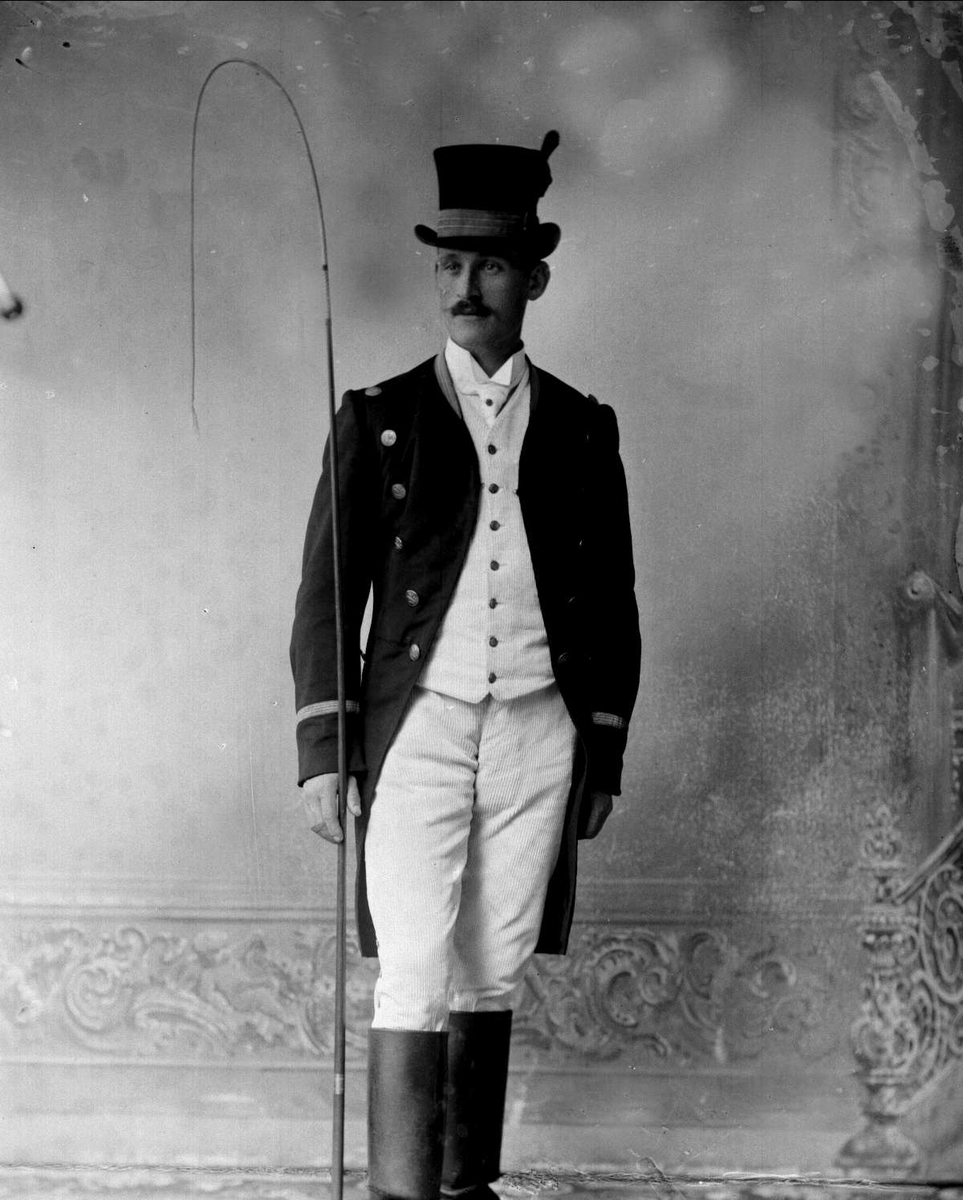 Gustav Borgen, Portrett, mann kledd som vognkusk(?)