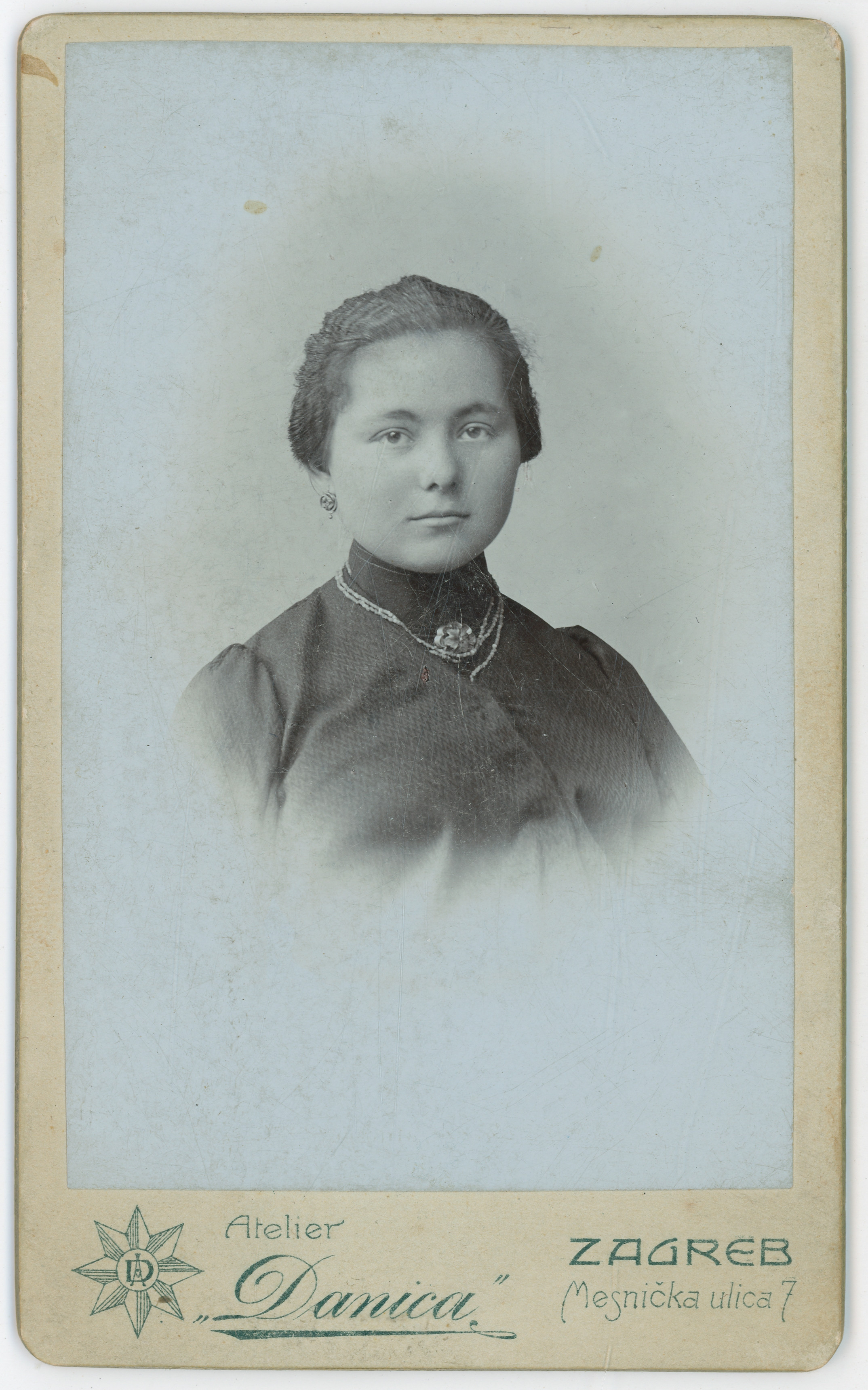 Unknown artist, Portret mlade žene
