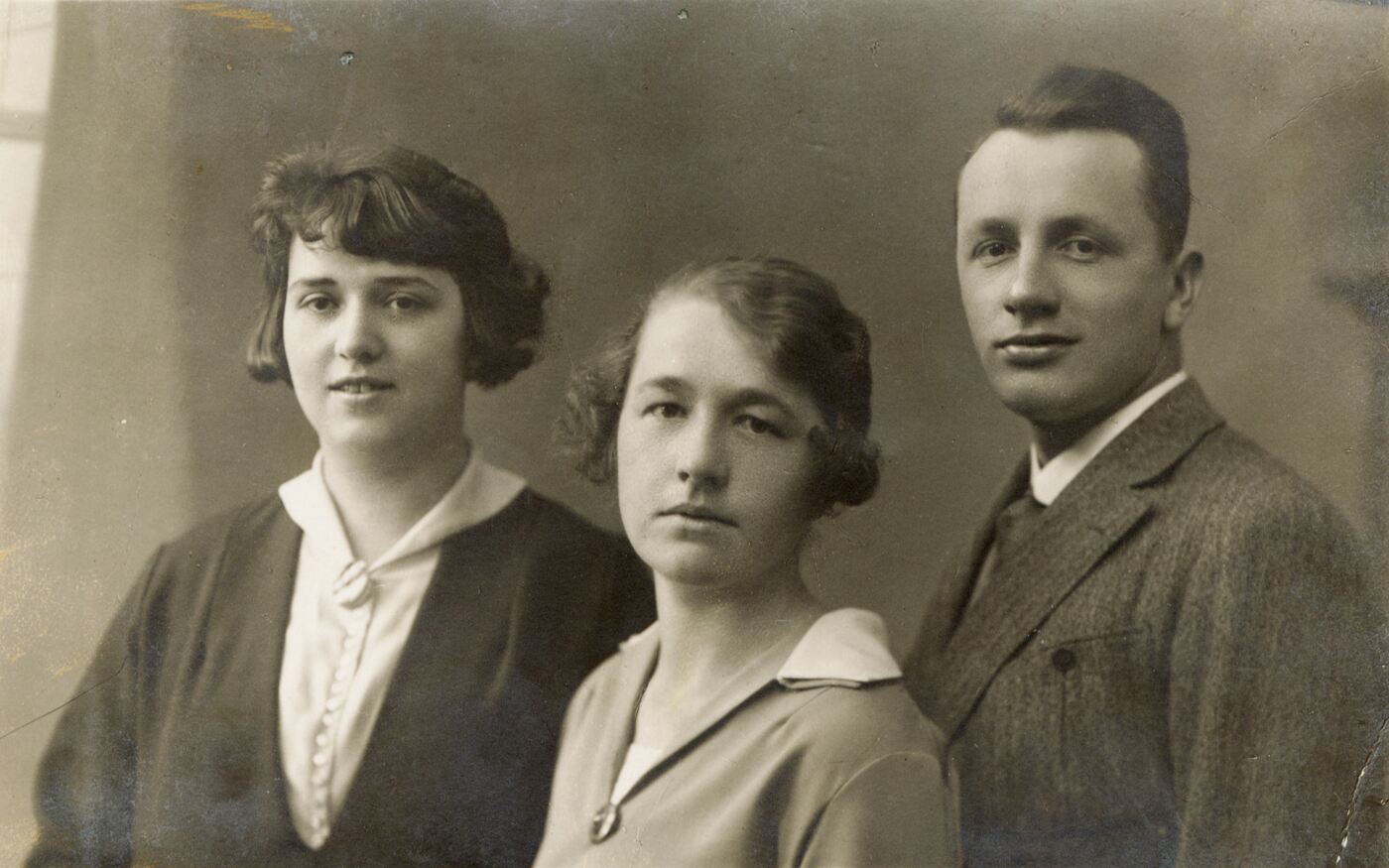 Chaimo Kaplanskio fotosalonas, Laucevičienė, Goeldneraitė ir Goeldneris