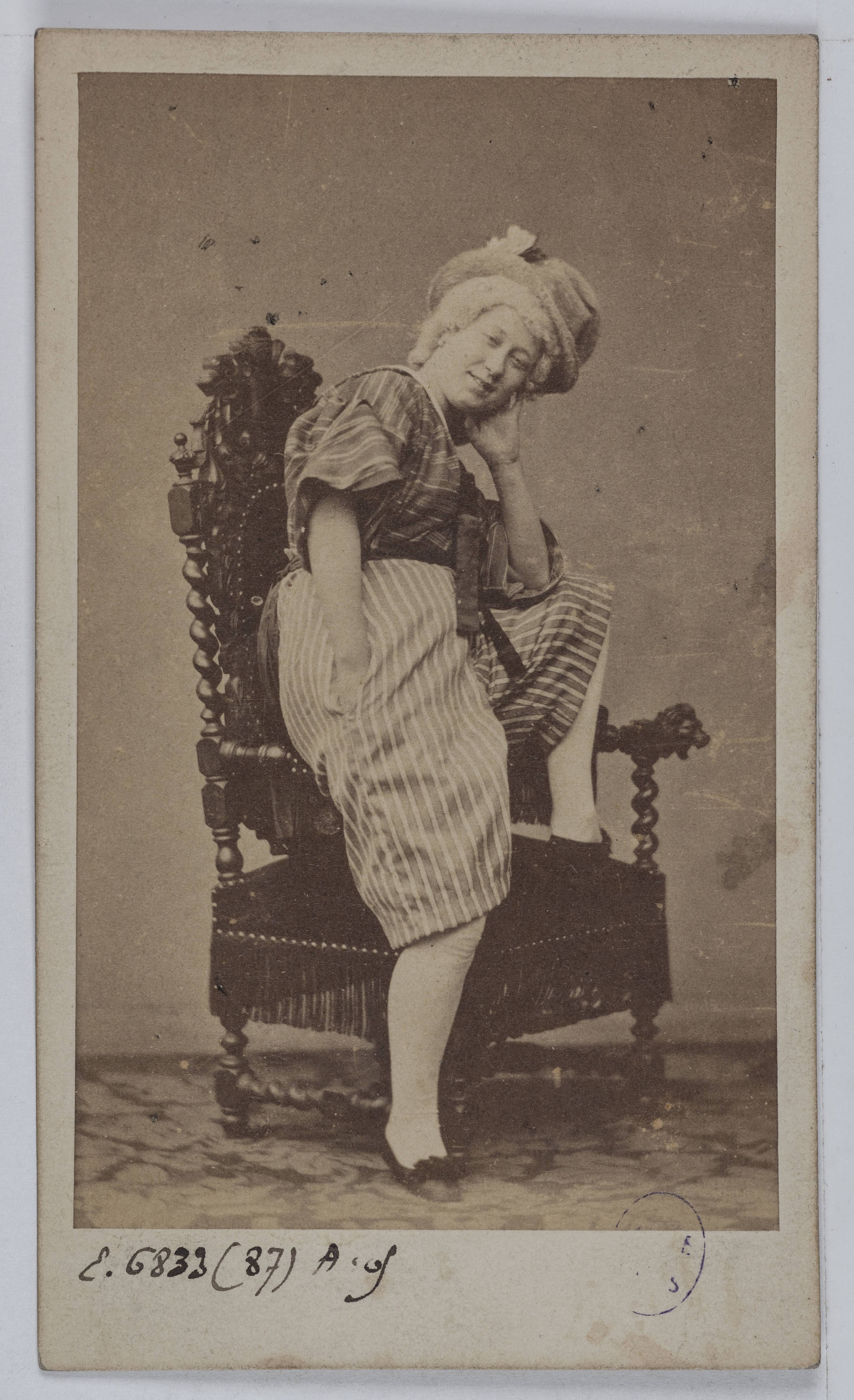 Pierre Petit & Trinquart, Portrait de Marguerite Badel, dite Rigolboche, danseuse excentrique au Théâtre des Délassements Comiques entre 1855 et 1860.