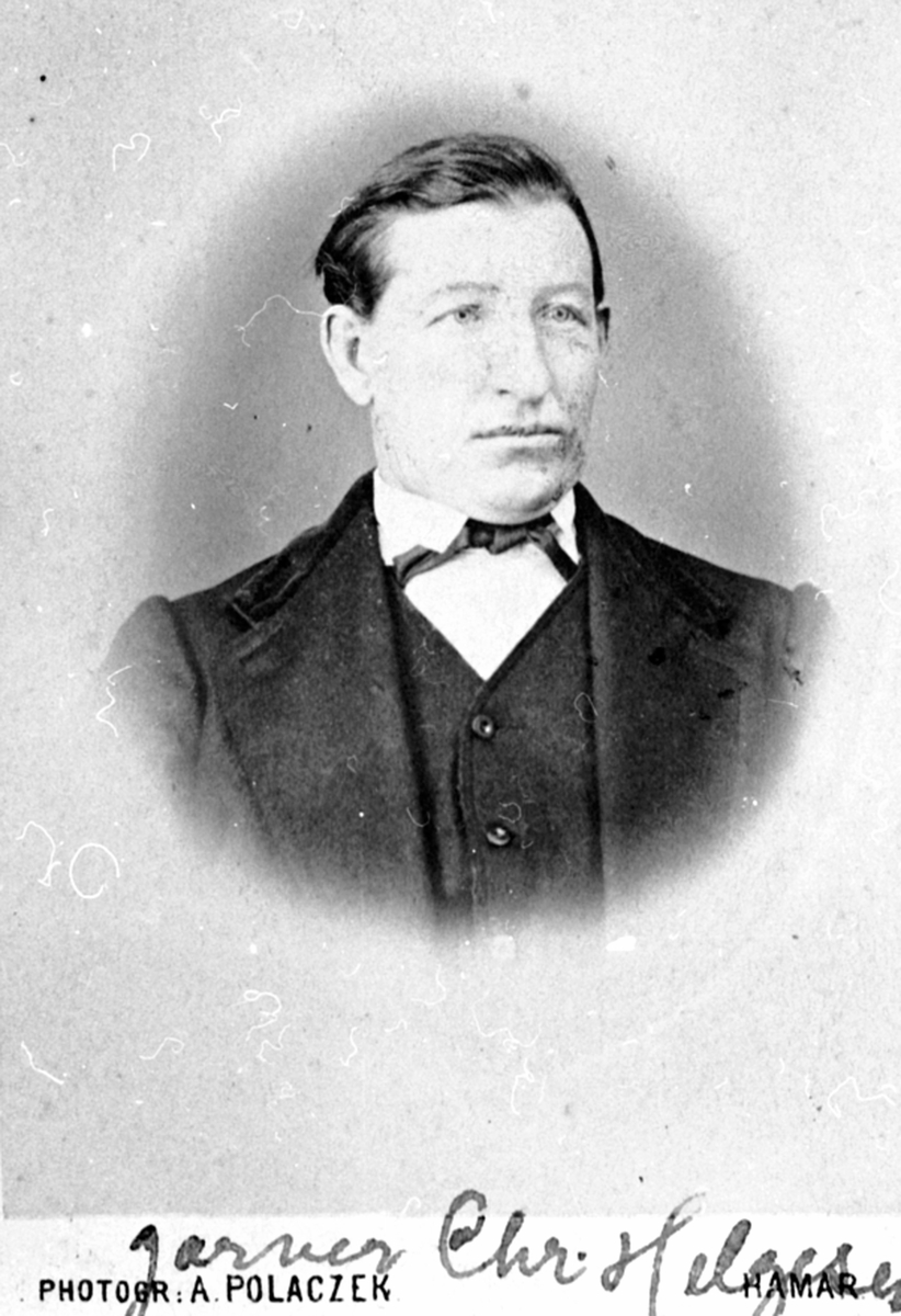 Anno Domkirkeodden, Portrett av graver Chr. Helgesen f.1840, Stampen under Buttekvern, Brumunddal.